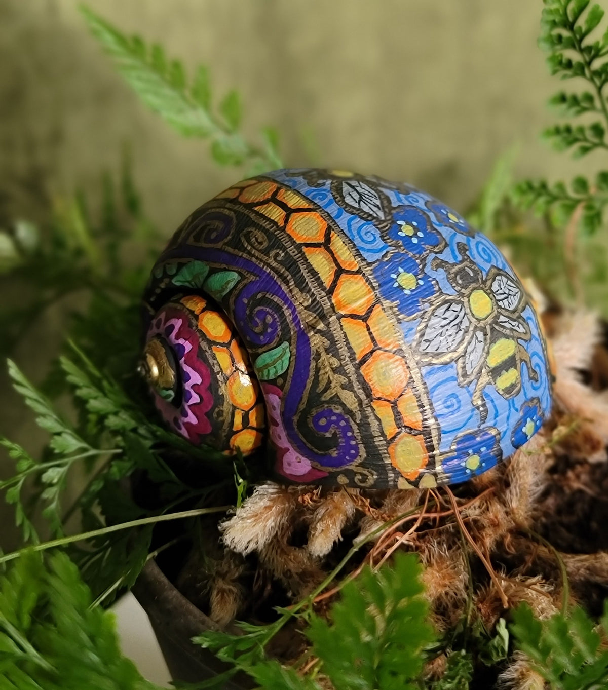 Hand-painted Snail Shells